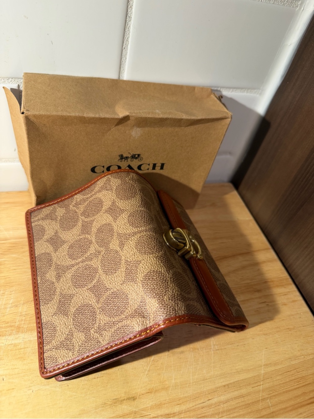 Coach Studio Medium Wallet In Signature Canvas - Picture 9 of 11